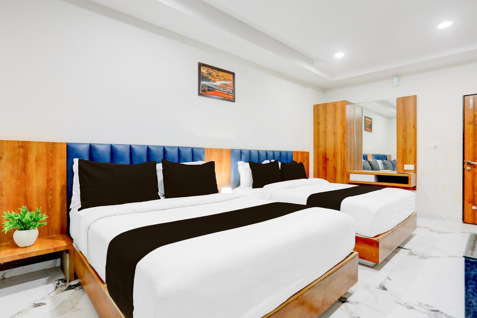 Super Townhouse Ambaji Formerly Hotel Kardhar Inn Exterior photo