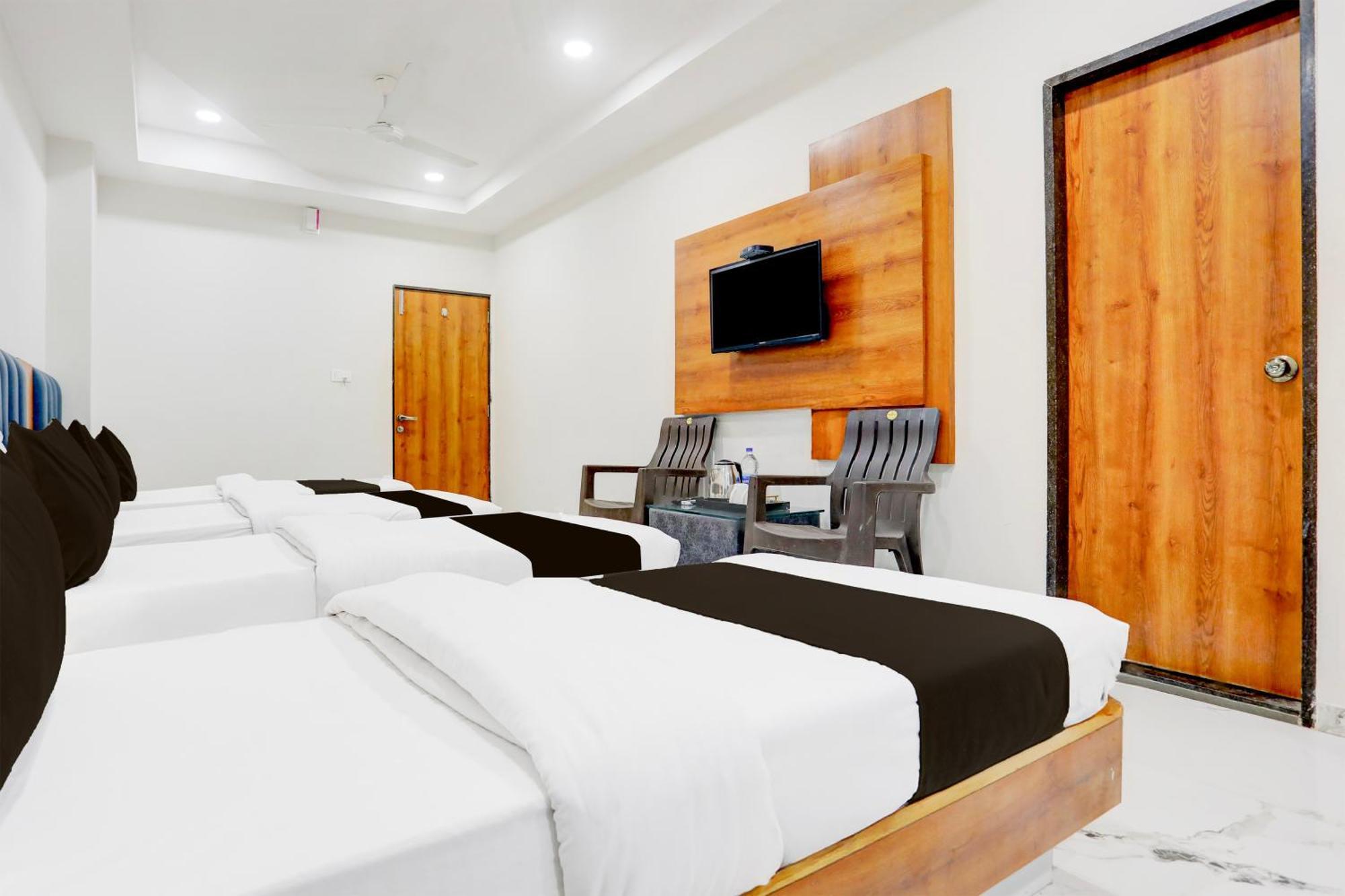 Super Townhouse Ambaji Formerly Hotel Kardhar Inn Exterior photo