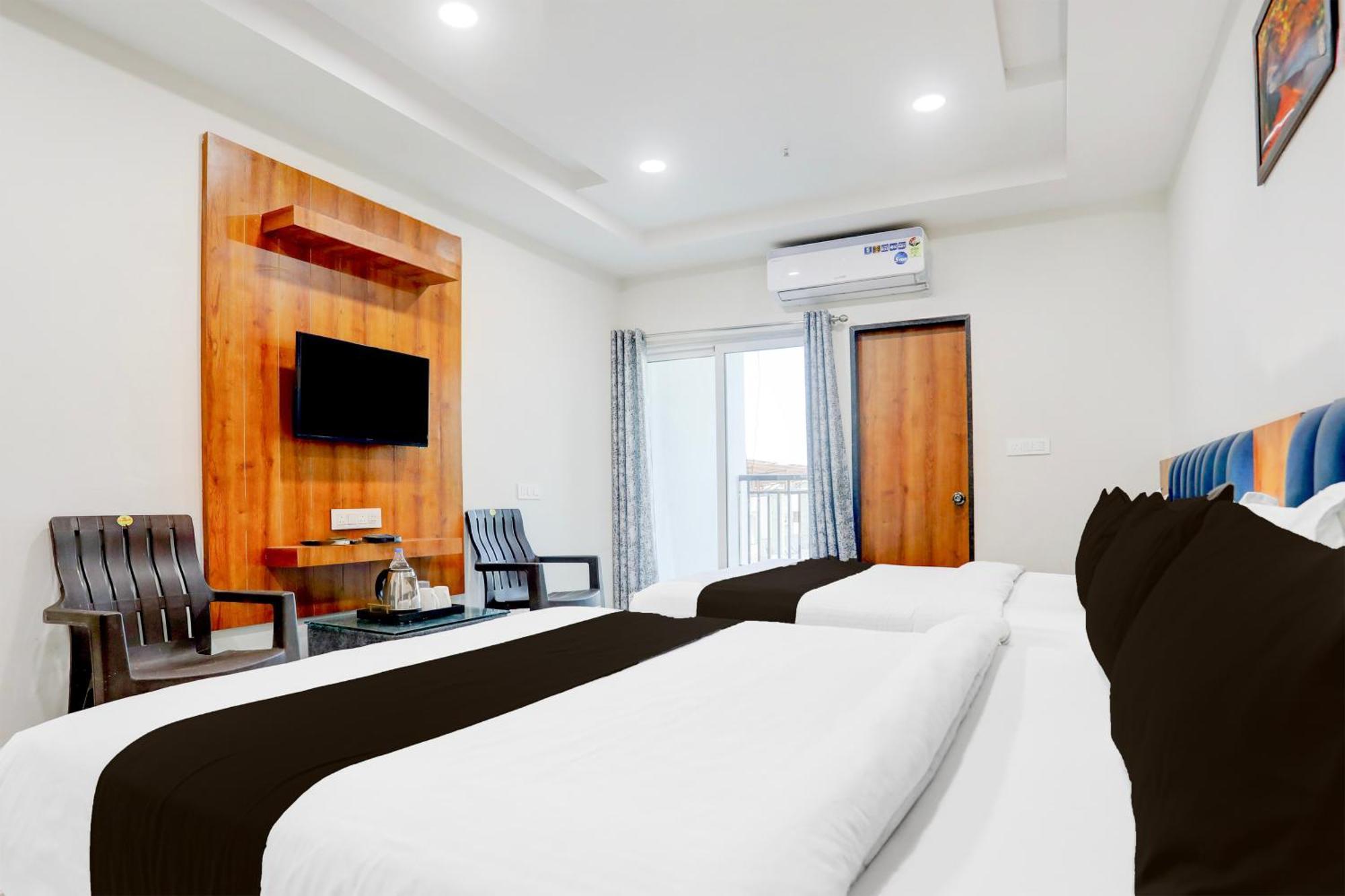 Super Townhouse Ambaji Formerly Hotel Kardhar Inn Exterior photo