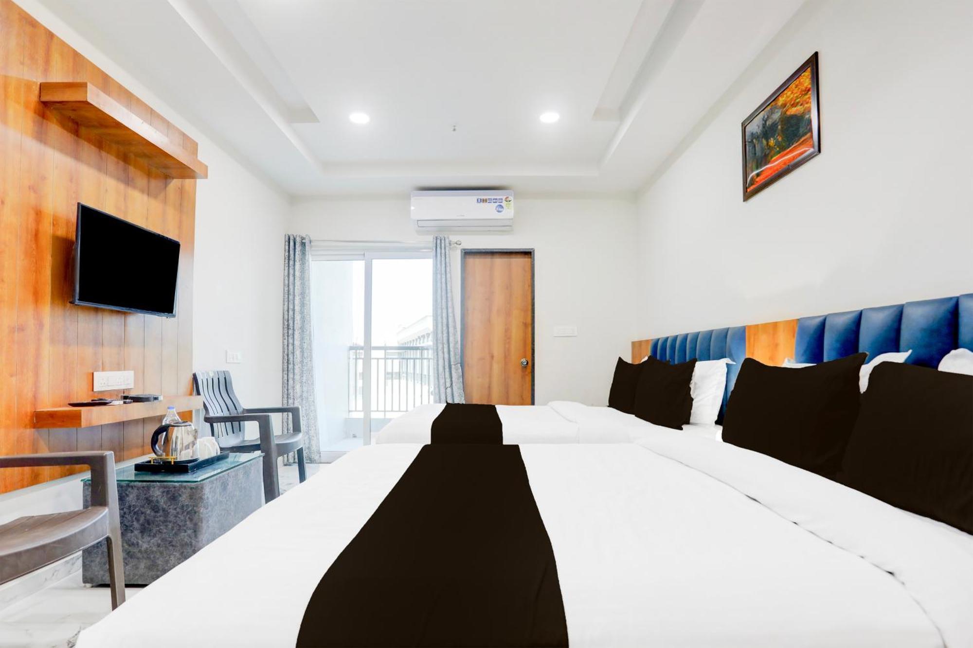 Super Townhouse Ambaji Formerly Hotel Kardhar Inn Exterior photo